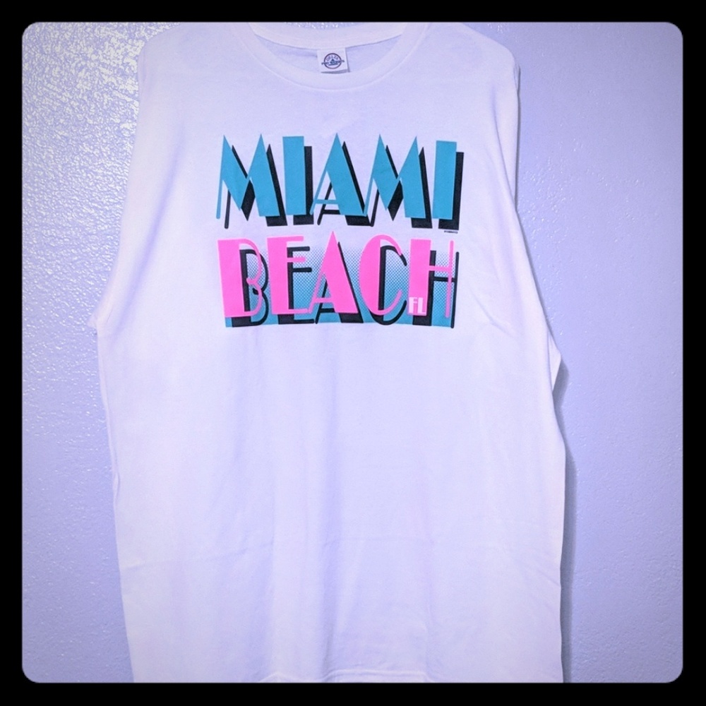 Men's XXL Miami Beach Retro T Shirt..